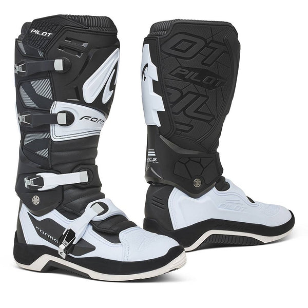 Forma Pilot Black/White Boots